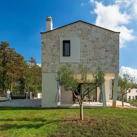 Villa-minerva בית נופש *